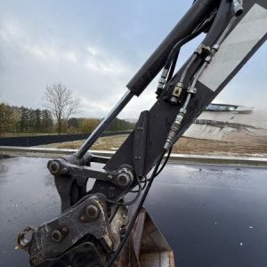 foto 14t bagr kladivo vidle 4lopaty Mecalac 714