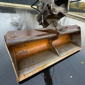 foto 14t bagr kladivo vidle 4lopaty Mecalac 714