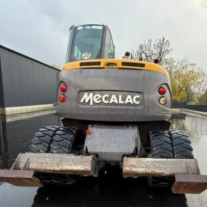 foto 14t bagr kladivo vidle 4lopaty Mecalac 714