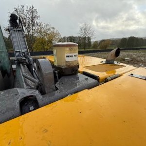 foto 14t bagr kladivo vidle 4lopaty Mecalac 714