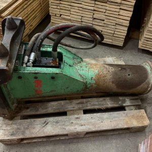 foto 14t bagr kladivo vidle 4lopaty Mecalac 714