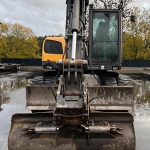 foto 14t bagr kladivo vidle 4lopaty Mecalac 714